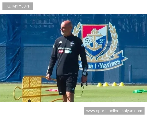 上海海港官宣多哥国脚让·克劳德租借加盟，冬训阶段年轻化改造启动