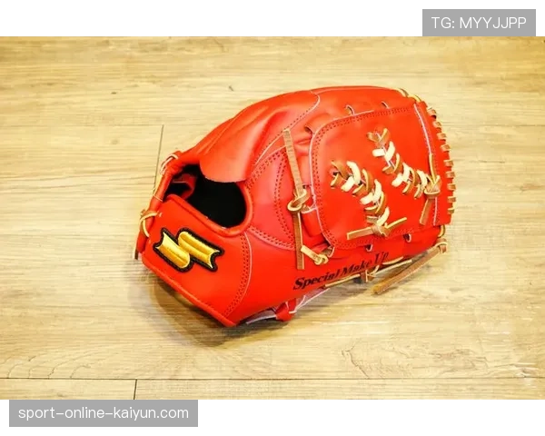 运动品牌发布奥运主题垒球联名款球鞋与手套